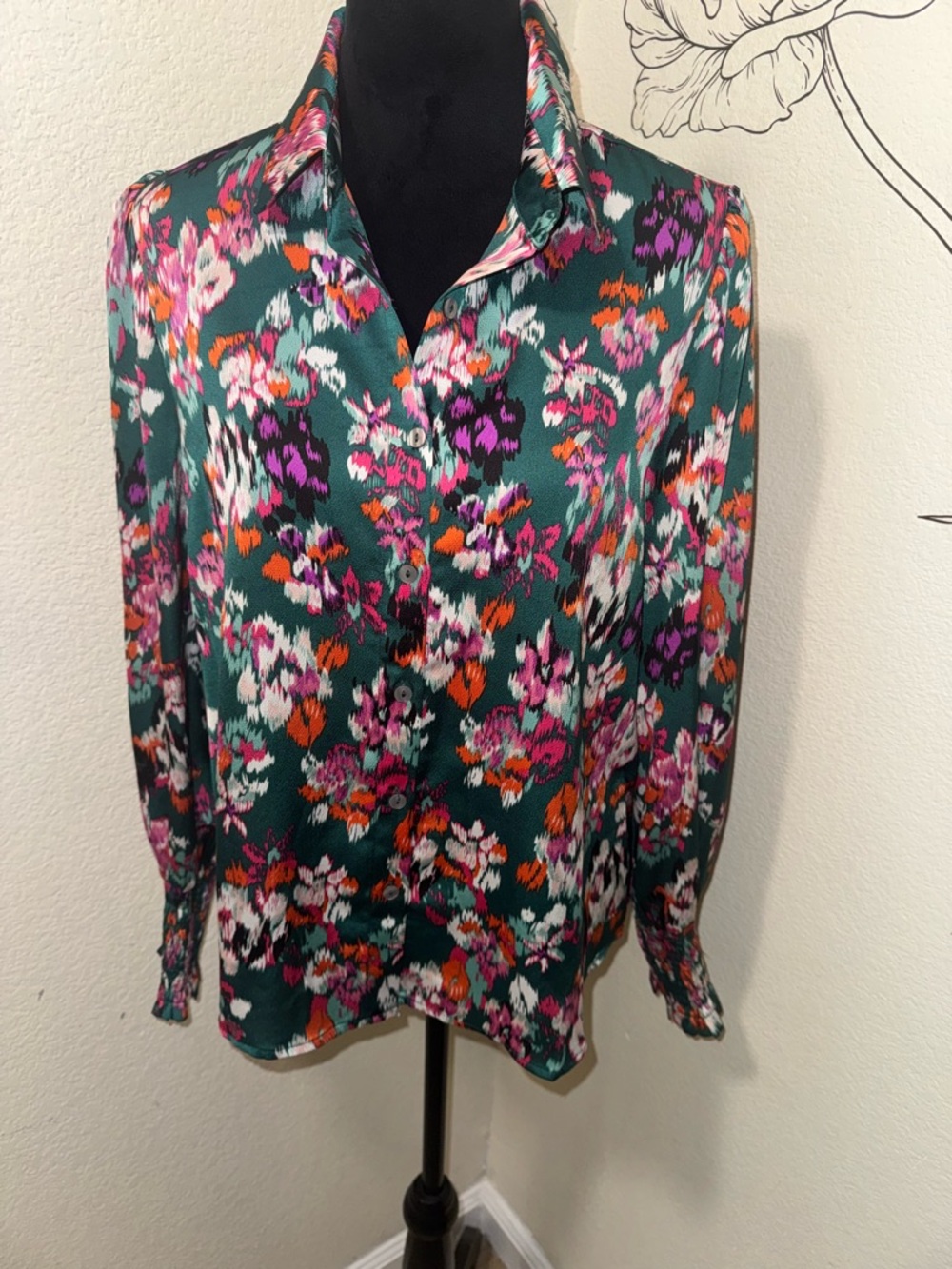 entro Emerald Green Floral Button-Down Blouse